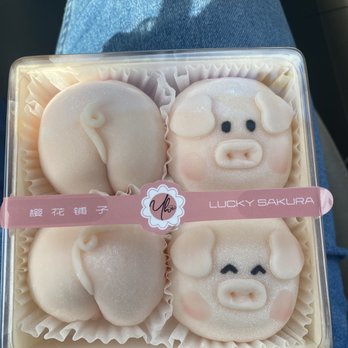 Lucky Sakura - Strawberry and lychee mochi - Desserts Near Me - West Covina, California Lucky Sakura - Strawberry and lychee mochi - Desserts Near Me - West Covina, California