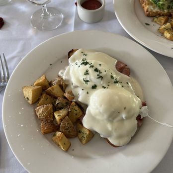 Cafe Beaujolais - Benedict - Breakfast & Brunch Near Me - Mendocino, California Cafe Beaujolais - Benedict - Breakfast & Brunch Near Me - Mendocino, California