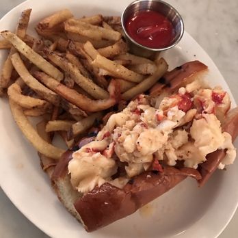 Neptune Oyster - Maine Lobster Roll - toasted roll, available hot with butter or cold with mayo - Seafood Near Me - Boston, Massachusetts Neptune Oyster - Maine Lobster Roll - toasted roll, available hot with butter or cold with mayo - Seafood Near Me - Boston, Massachusetts