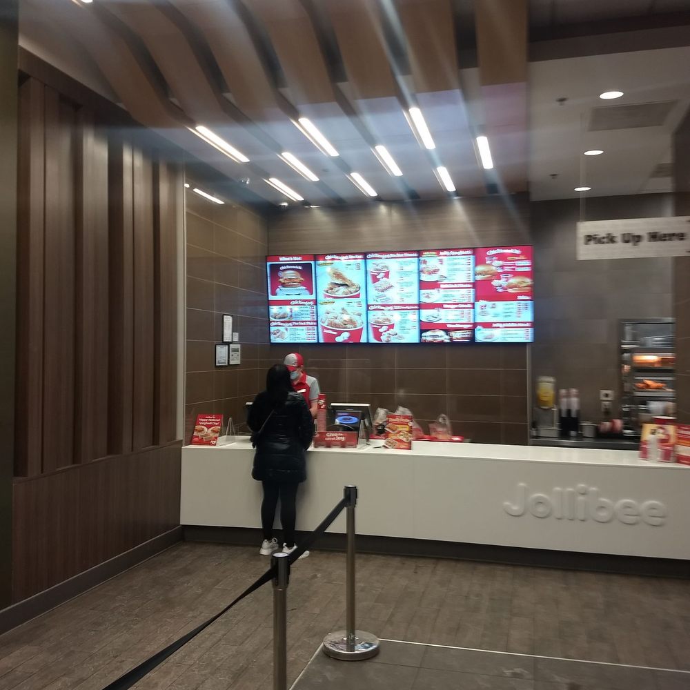 Jollibee - Ambiance - Fast Food Near Me - Chicago, Illinois