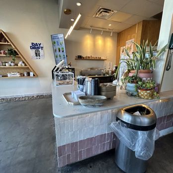 Daydrift - Inside - Coffee & Tea Near Me - Costa Mesa, California