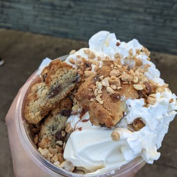 Page's - Massive Cookie ice cream thing - Ice Cream & Frozen Yogurt Near Me - Pittsburgh, Pennsylvania Page's - Massive Cookie ice cream thing - Ice Cream & Frozen Yogurt Near Me - Pittsburgh, Pennsylvania