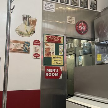 Cafe 50's - Diners Near Me - Los Angeles, California