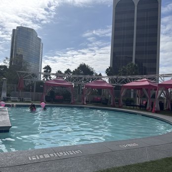 Hilton Long Beach - Hotels Near Me - Long Beach, California
