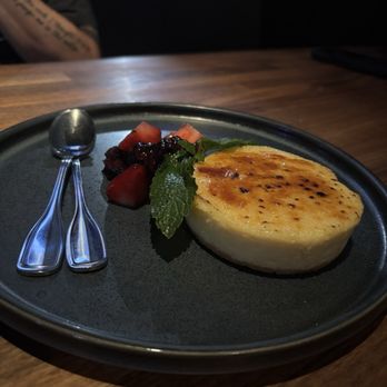 Yard House - Créme brûlée cheesecake - New American Near Me - Dallas, Texas