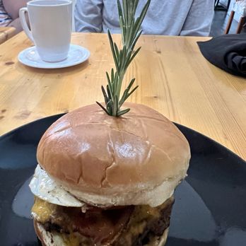 Coda Rouge - Le mattin burger - Breakfast & Brunch Near Me - Harrisburg, Pennsylvania