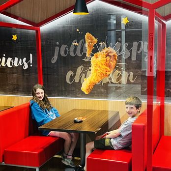 Jollibee - Booth Seating - Chicken Shop Near Me - Thornhill, Ontario Jollibee - Booth Seating - Chicken Shop Near Me - Thornhill, Ontario