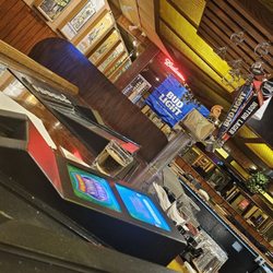 Magoo's Hideaway - Can you say outdated smokefilled not in the "dive" category shithole bar? Oh, $7 beers in LV? Hmmm