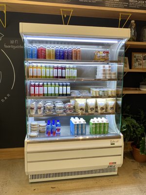Liv's Juice + Acai Bar by null