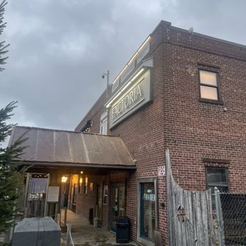 Spins Hudson - Bars Near Me - Peekskill, New York