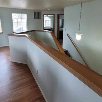 Paint Right Painting - Off white paint brightens up this upstairs hallway and staircase. - Painters Near Me - Home, Washington Paint Right Painting - Off white paint brightens up this upstairs hallway and staircase. - Painters Near Me - Home, Washington