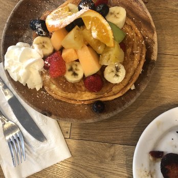 Aloha Kitchen - Fruit Souffle Pancakes - Breakfast & Brunch Near Me - Honolulu, Hawaii Aloha Kitchen - Fruit Souffle Pancakes - Breakfast & Brunch Near Me - Honolulu, Hawaii