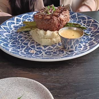 Fahrenheit Charlotte - BEARRNAISE FILET - New American Near Me - Charlotte, North Carolina