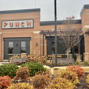 Punch Neapolitan Pizza - Eagan - Outdoor Patio - Pizza Near Me - Eagan, Minnesota