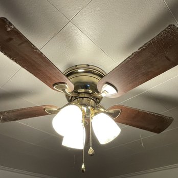Miner's Inn - Dust/dirt hanging on one of the ceiling fans. - Vacation Rentals Near Me - Rock, West Virginia Miner's Inn - Dust/dirt hanging on one of the ceiling fans. - Vacation Rentals Near Me - Rock, West Virginia