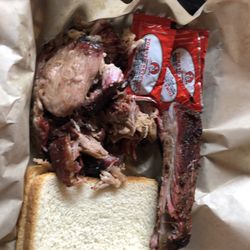Daniel's Old Tomball BBQ - Pulled pork and one pork rib