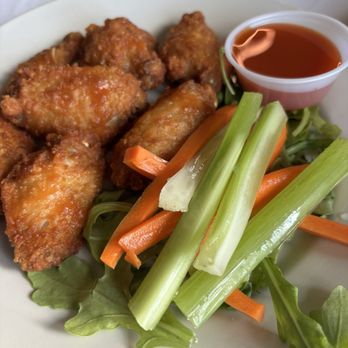 Guava Tropical Restaurant - Chicken Wings - American Near Me - Hampton Bays, New York