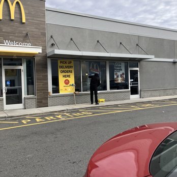 McDonald's - McDonald's in Fort Lee, NJ - Fast Food Near Me - Fort Lee, New Jersey McDonald's - McDonald's in Fort Lee, NJ - Fast Food Near Me - Fort Lee, New Jersey