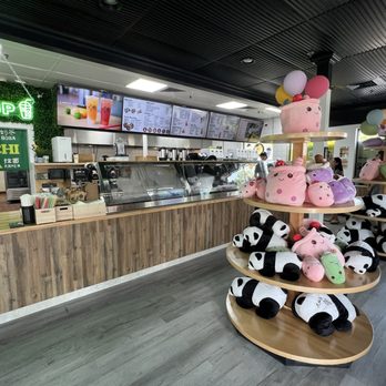 Taichi Bubble Tea - Line up to order or use the kiosk - Bubble Tea Near Me - Mount Prospect, Illinois