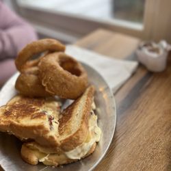 bisQit - BLT Grilled Cheese