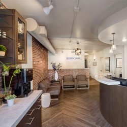 Atlanta Spine and Wellness - Atlanta Spine and Wellness Reception and Waiting Room