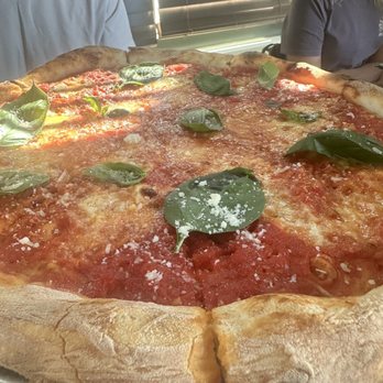 Tutti - Round cheese pizza - Pizza Near Me - Charleston, South Carolina Tutti - Round cheese pizza - Pizza Near Me - Charleston, South Carolina