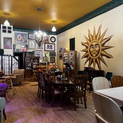 Jitters - Very warm and inviting interior
