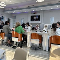 Grand Nails Lounge - Nail Bar is busy this afternoon!
