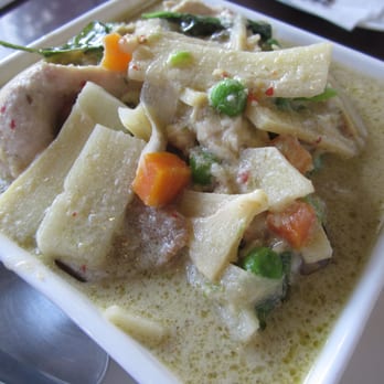 Sutha Thai Kitchen - Green Curry w/ Chicken - Thai Near Me - Tustin, California Sutha Thai Kitchen - Green Curry w/ Chicken - Thai Near Me - Tustin, California