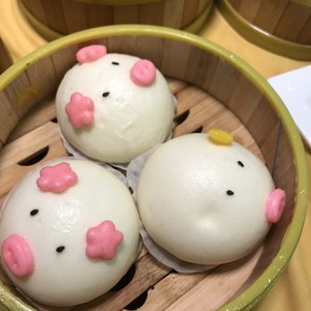 LN1380 - Bun with yellow custard paste filling. 奶皇包 - Seafood Near Me - Little Neck, New York