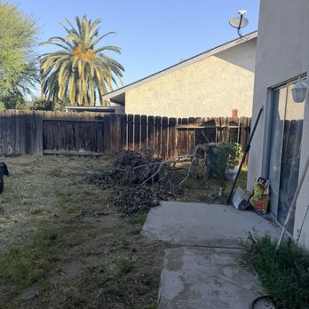 Los Weyes Junk Removal - Junk Removal & Hauling Near Me - Bakersfield, California