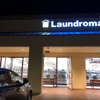 Warner Dale Coin Laundry - Front of building - Laundromat Near Me - Huntington Beach, California Warner Dale Coin Laundry - Front of building - Laundromat Near Me - Huntington Beach, California