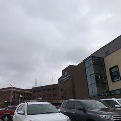 MercyOne Dubuque Medical Center - Entrance.