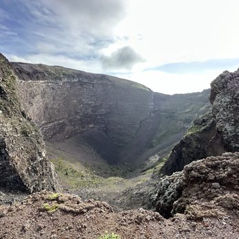 Mount Vesuvius - Landmarks & Historical Buildings Near Me