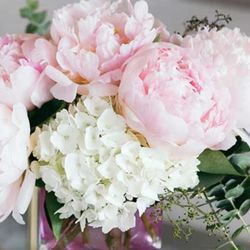 Fascination Flowers - Bridal bouquet of peonies and hydrangeas for a summer wedding