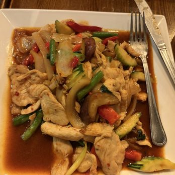 Aroy-D The Thai Elephant - Chili and Basil with Chicken - Thai Near Me - Verona, New Jersey