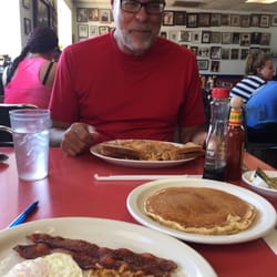Prairie Ranch House - Ready to dig into a hearty meal!