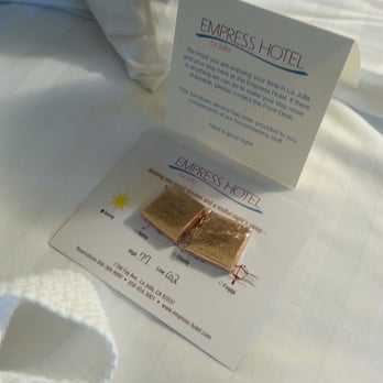 Empress Hotel La Jolla - Well this was a nice welcome...and it includes the weather. Oh, and that's a robe on the bed. - Hotels Near Me - La Jolla, California Empress Hotel La Jolla - Well this was a nice welcome...and it includes the weather. Oh, and that's a robe on the bed. - Hotels Near Me - La Jolla, California