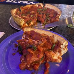 Gusano's Pizza - Chicago Style fresh spinach