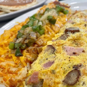 The Jagged Fork - Hash & Omelette - Waffles Near Me - Lathrup Village, Michigan