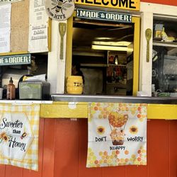 EdeBees Snack Shack - Snack shack