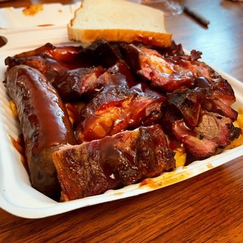 Hecky's Barbecue - "Chicago Combo" - Barbeque Near Me - Evanston, Illinois