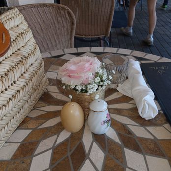 Little Hen - Outside - Breakfast & Brunch Near Me - Weston, Florida