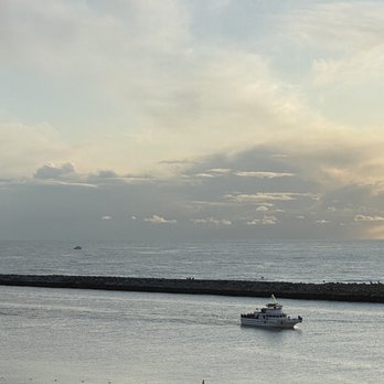 The Wedge - Beaches Near Me - Newport Beach, California