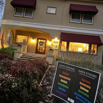 The Inn on First - The Inn on 1st entrance - Bed & Breakfast Near Me - Napa, California