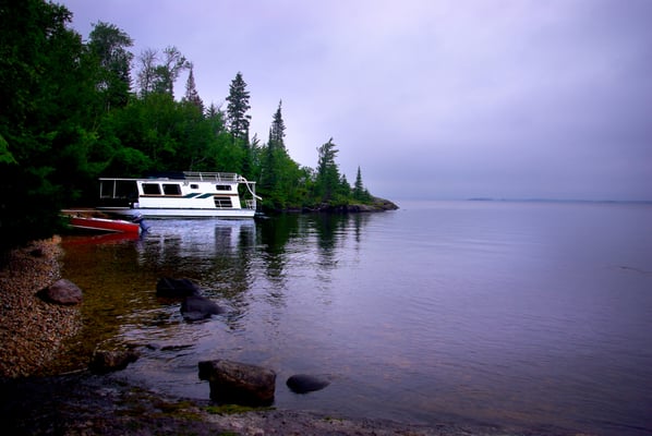 Rainy Lake Houseboats by null