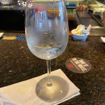 Smokey Bones Clearwater - Empty glass so typical here as service really sucks here! - Barbeque Near Me - Clearwater, Florida Smokey Bones Clearwater - Empty glass so typical here as service really sucks here! - Barbeque Near Me - Clearwater, Florida