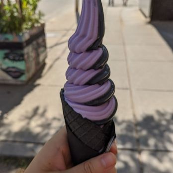 iHalo Krunch - Ice Cream & Frozen Yogurt Near Me - Toronto, Ontario iHalo Krunch - Ice Cream & Frozen Yogurt Near Me - Toronto, Ontario