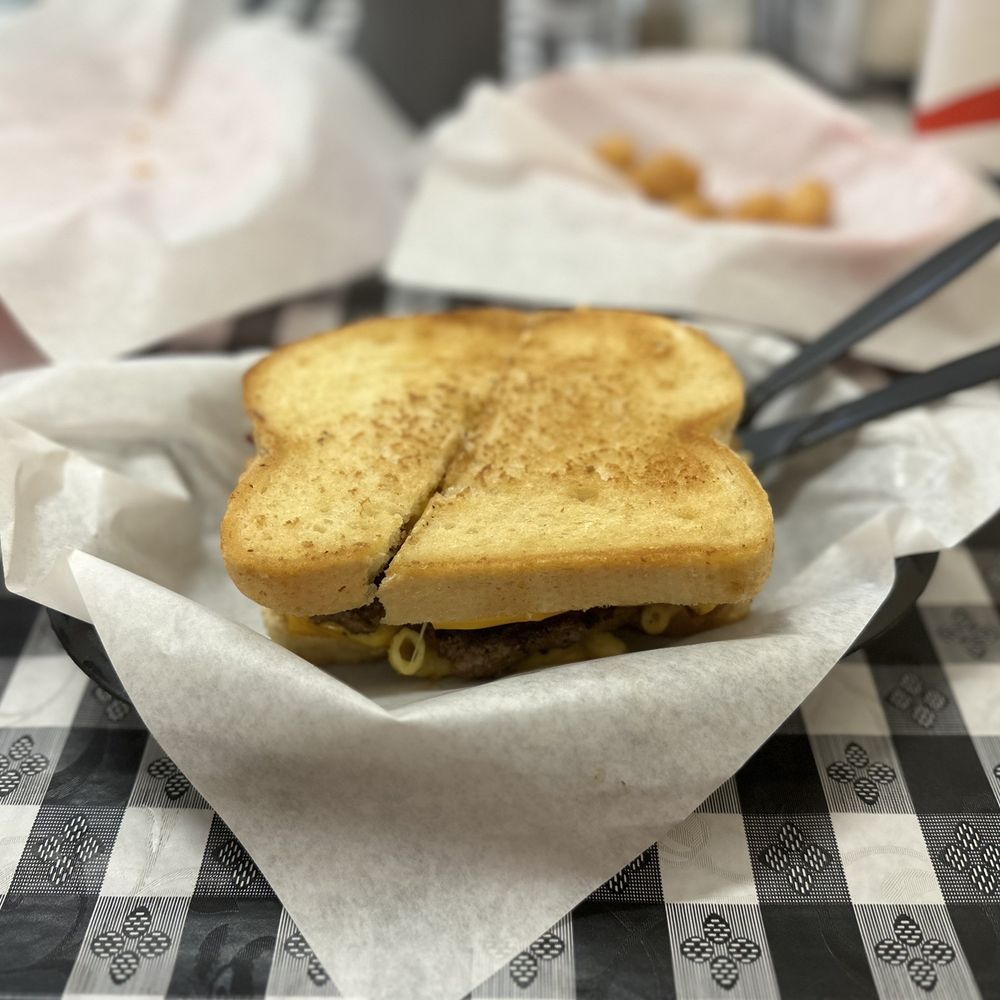 Macaroni Bacon Cheeseburger