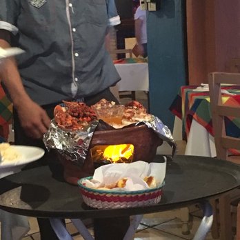 Tony's On The Beach - Lobster and shrimp piping hot - Seafood Near Me - Mazatlán, SIN
